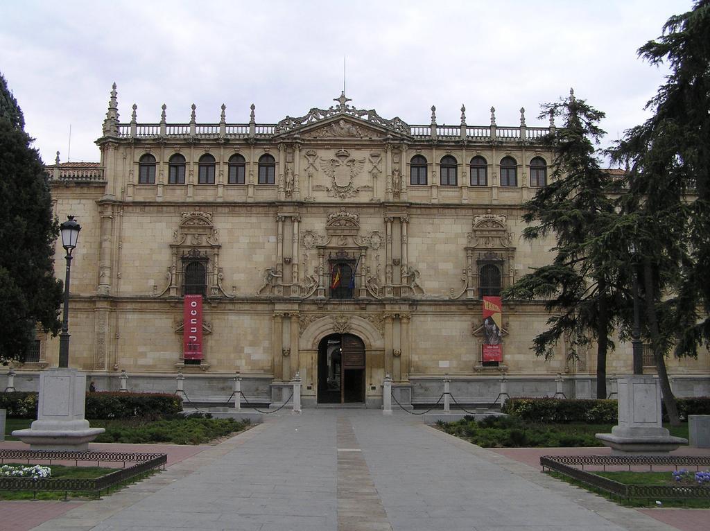 Hotel Cuatro Canos Alcalá de Henares Buitenkant foto