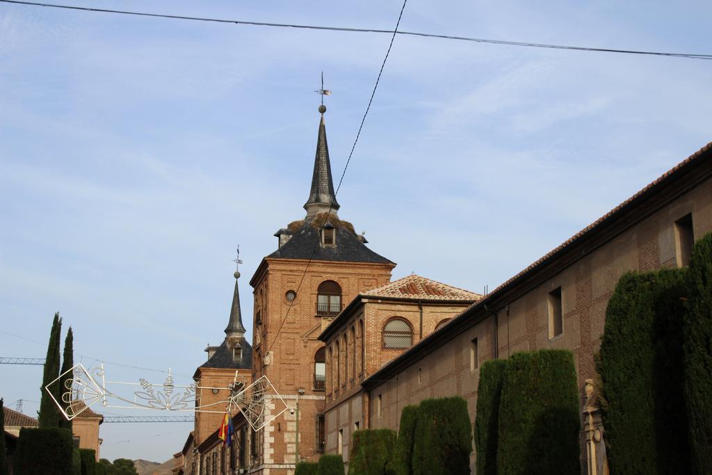 Hotel Cuatro Canos Alcalá de Henares Buitenkant foto